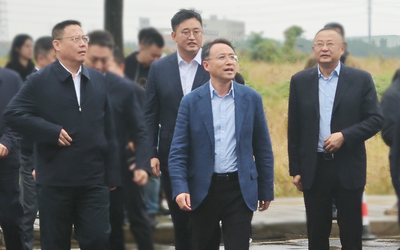 | 陈 彦夫
2025年10月，赴中发天信崇州高空试验台项目基地视察建设进展